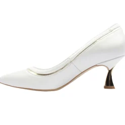 8213 082 Shoe - White