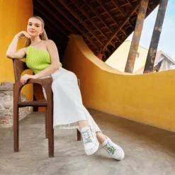 D1c06 Shoe - White Silver