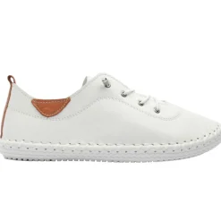 Fle030stives Laced Shoe - White