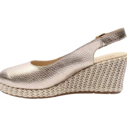 10635 Closed Toe Sandal - Gold