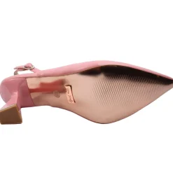 Lady In Blue Shoe - Pink