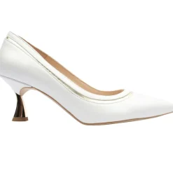 8213 082 Shoe - White